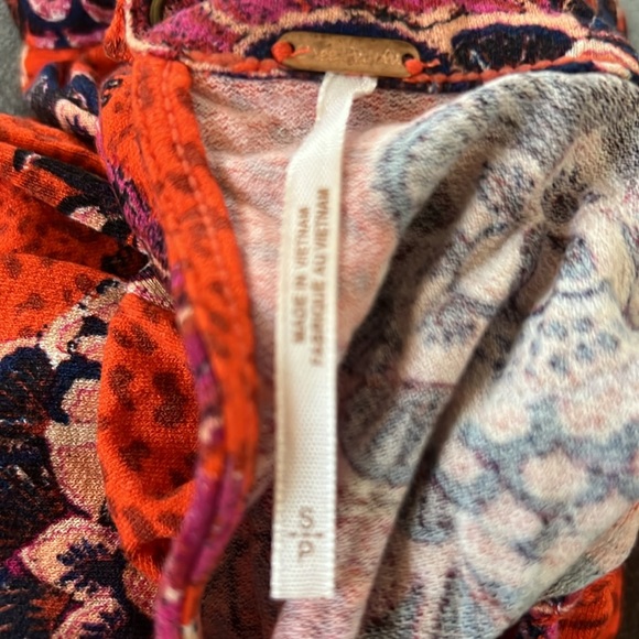Free People - Hear Me Roar Print Top - Like New! Red Combo- Size: Small - Picture 9 of 10